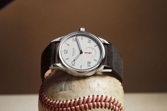 nomos-glashuette-club-kollektionskachel