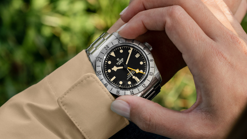 TUDOR-BlackBay-S38-JuwelierBecker-840x480px-Impression