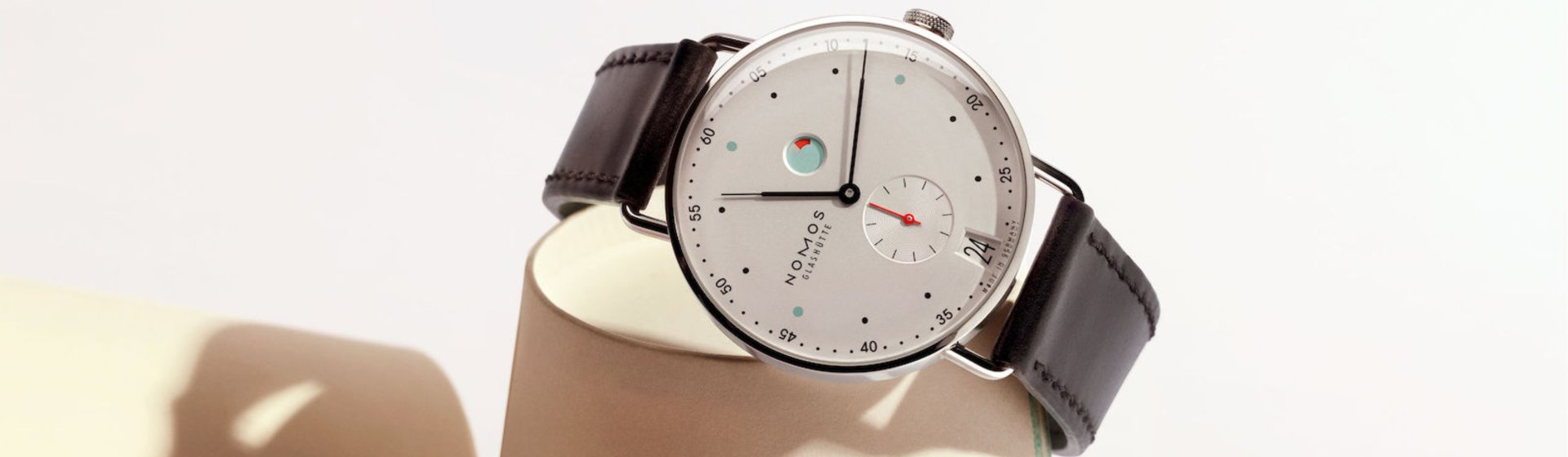 nomos-glashuette-metro-kollektionsseite-banner-desktop