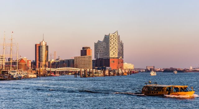 Hamburg_JuwelierBecker_Geschichte_Slider_mobil_1280x704px Hamburg JuwelierBecker Geschichte Slider mobil 1280x704px